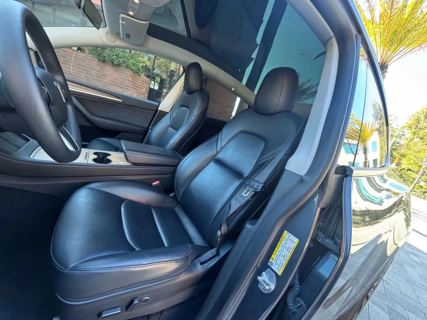 Used 2022 Tesla Model Y Performance AWD/4WD image 9