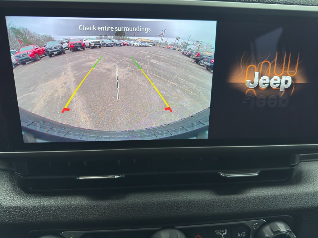 Used 2024 Jeep Wrangler Willys image 23