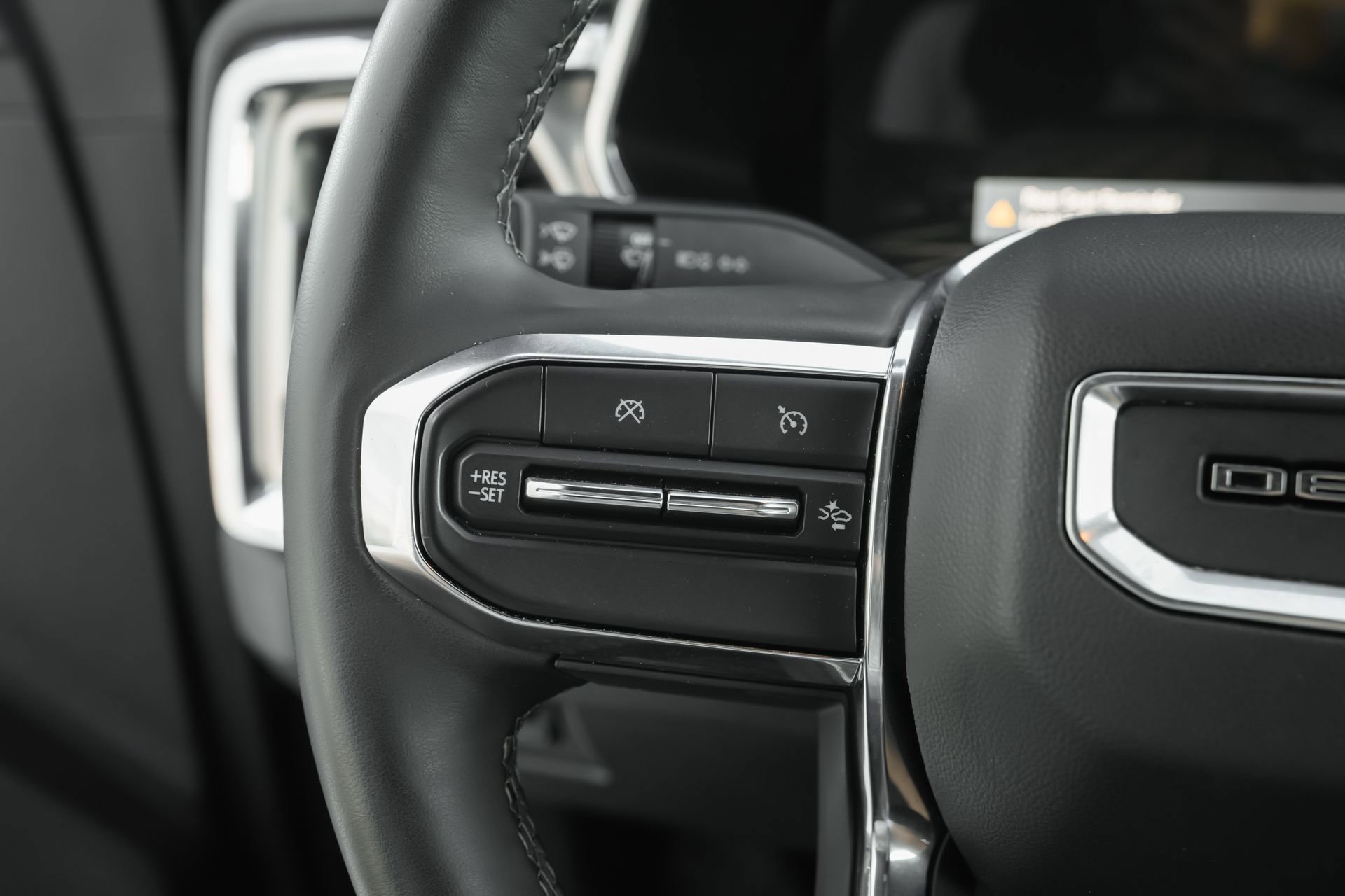 Used 2024 GMC Canyon Denali w/ LPO, Denali Black Edition image 18