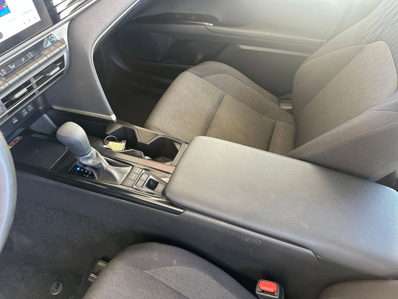 Used 2025 Toyota Camry LE image 40