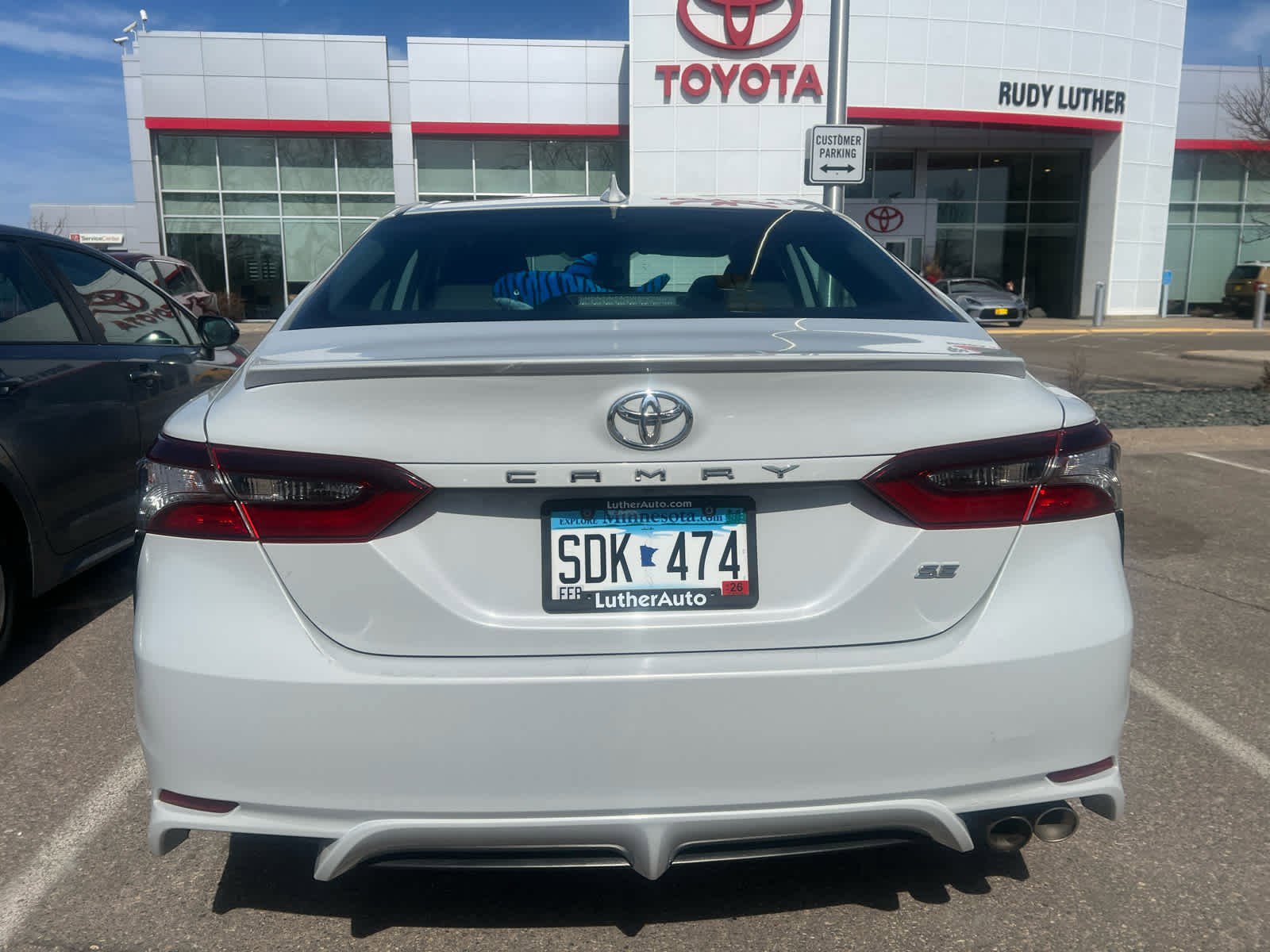 Used 2023 Toyota Camry SE image 4