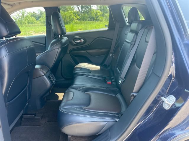 Used 2016 Jeep Cherokee Limited w/ Luxury Group AWD/4WD image 27