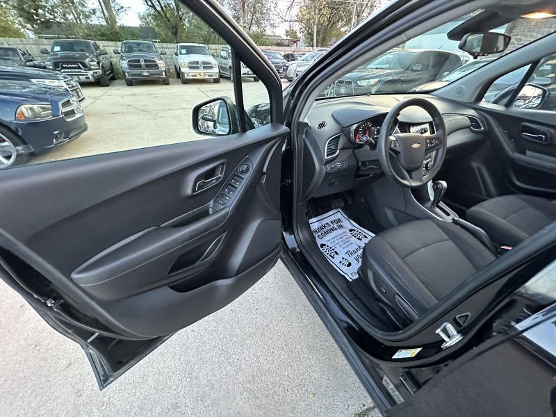 Used 2019 Chevrolet Trax LT FWD image 11