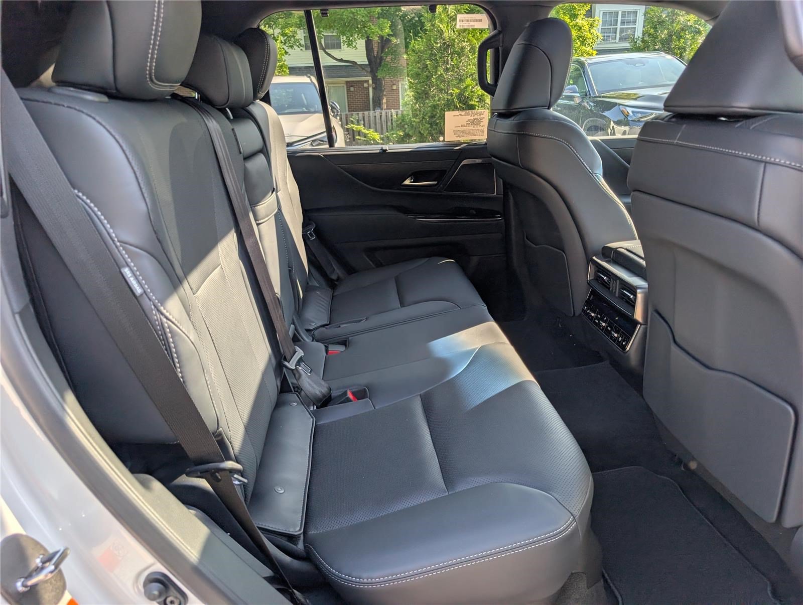 New 2026 Lexus LX 600 4WD w/ Luxury Package image 8