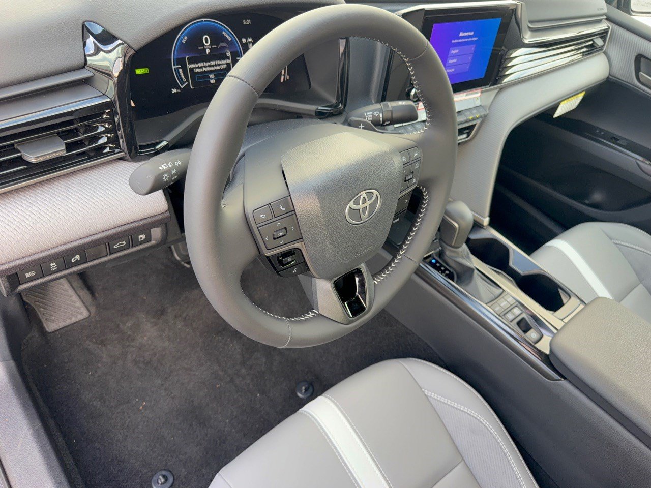 Used 2026 Toyota Camry SE FWD image 4