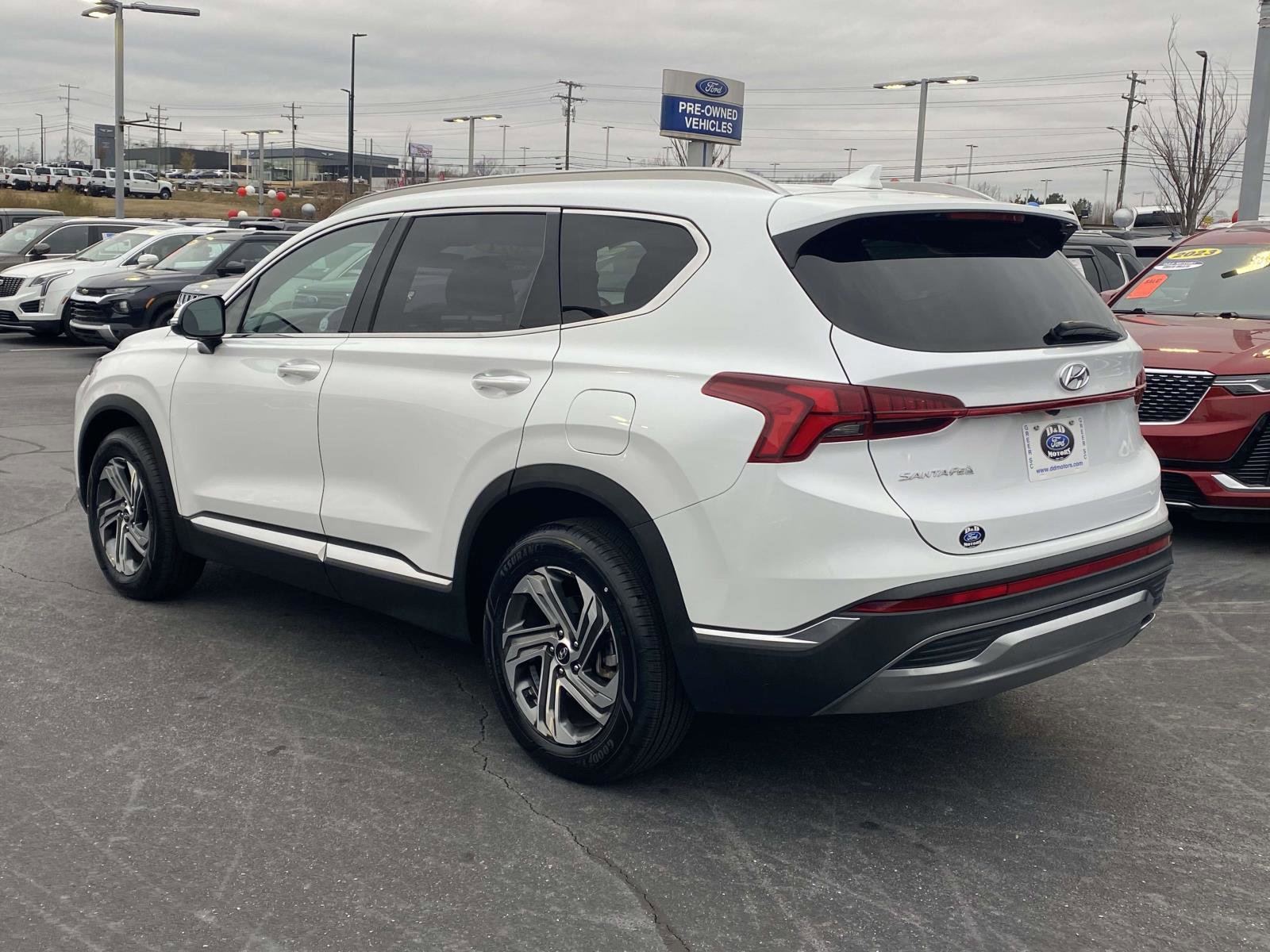 Used 2021 Hyundai Santa Fe SEL w/ Convenience Package image 4