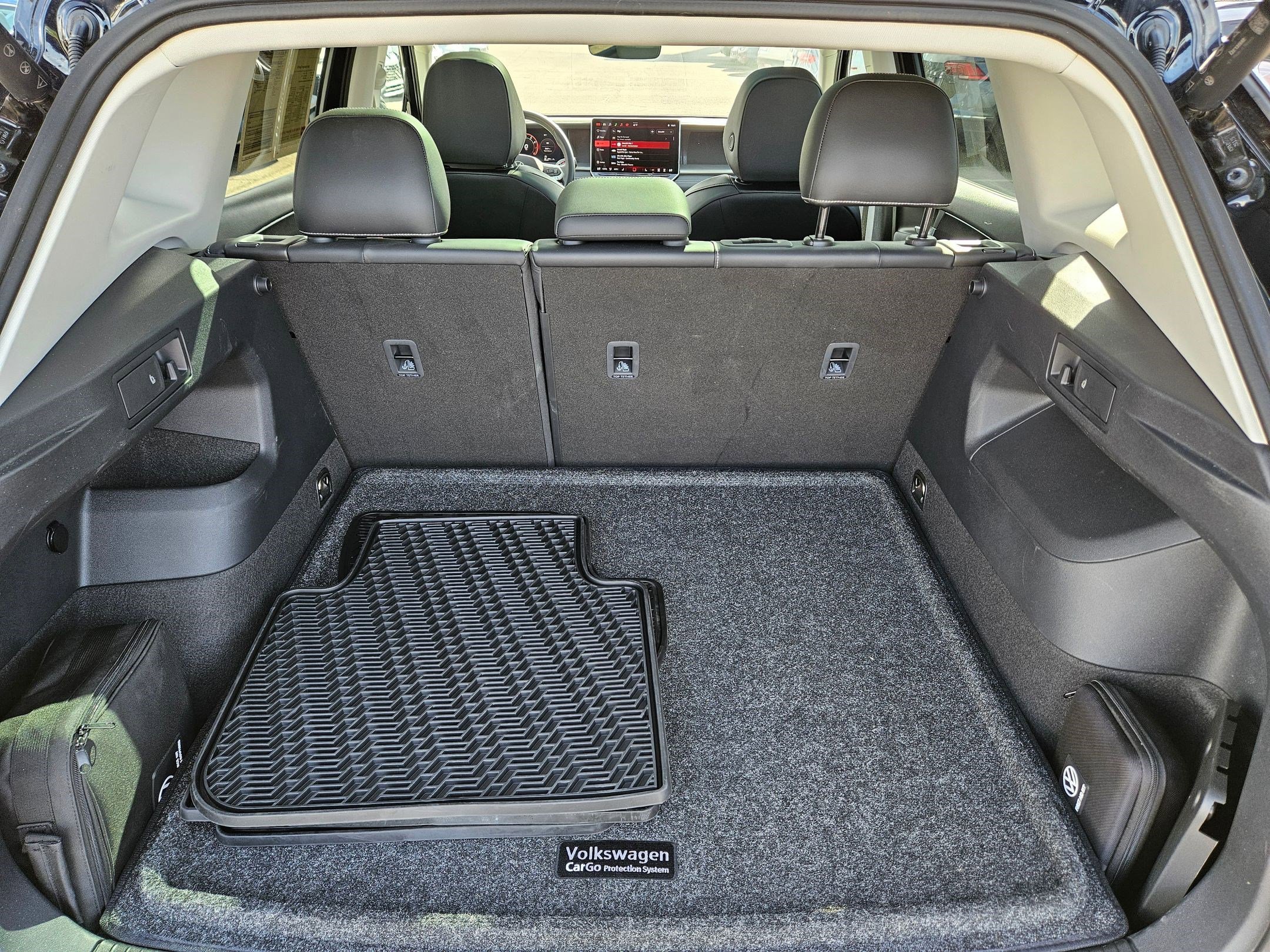 Used 2026 Volkswagen Tiguan SE image 32