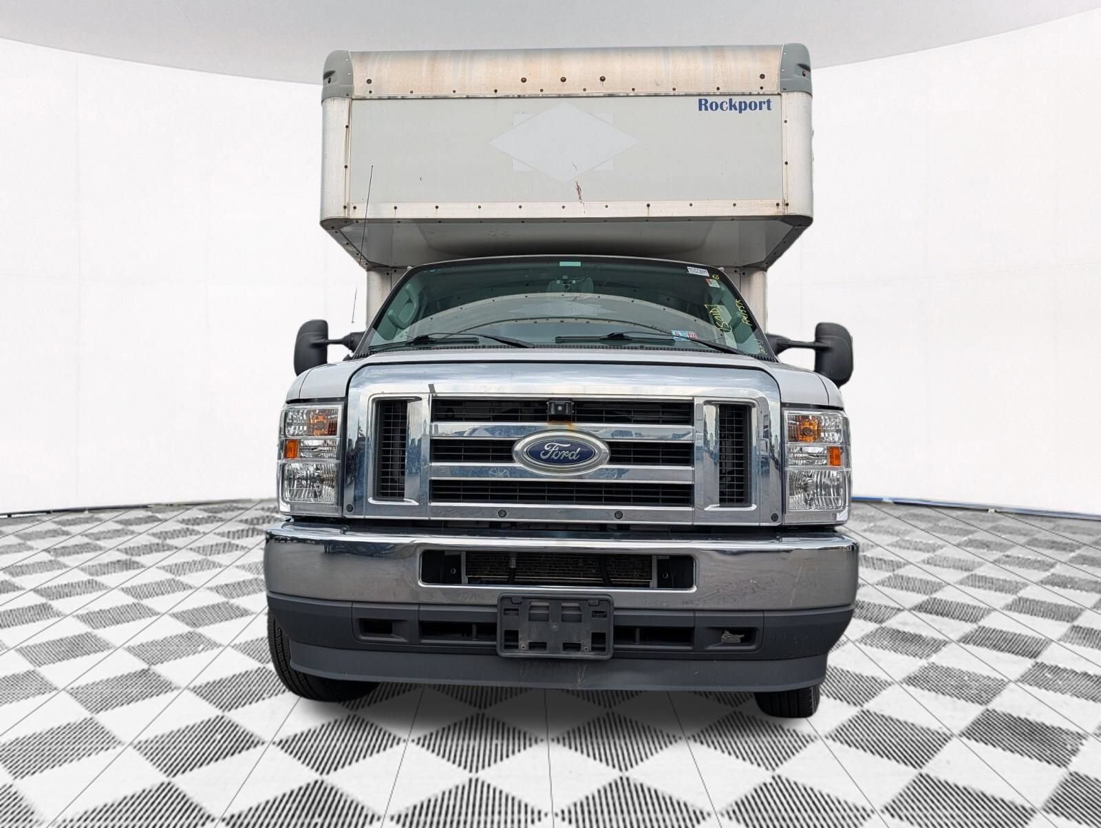 Used 2021 Ford E-450 and Econoline 450 Super Duty RWD image 9