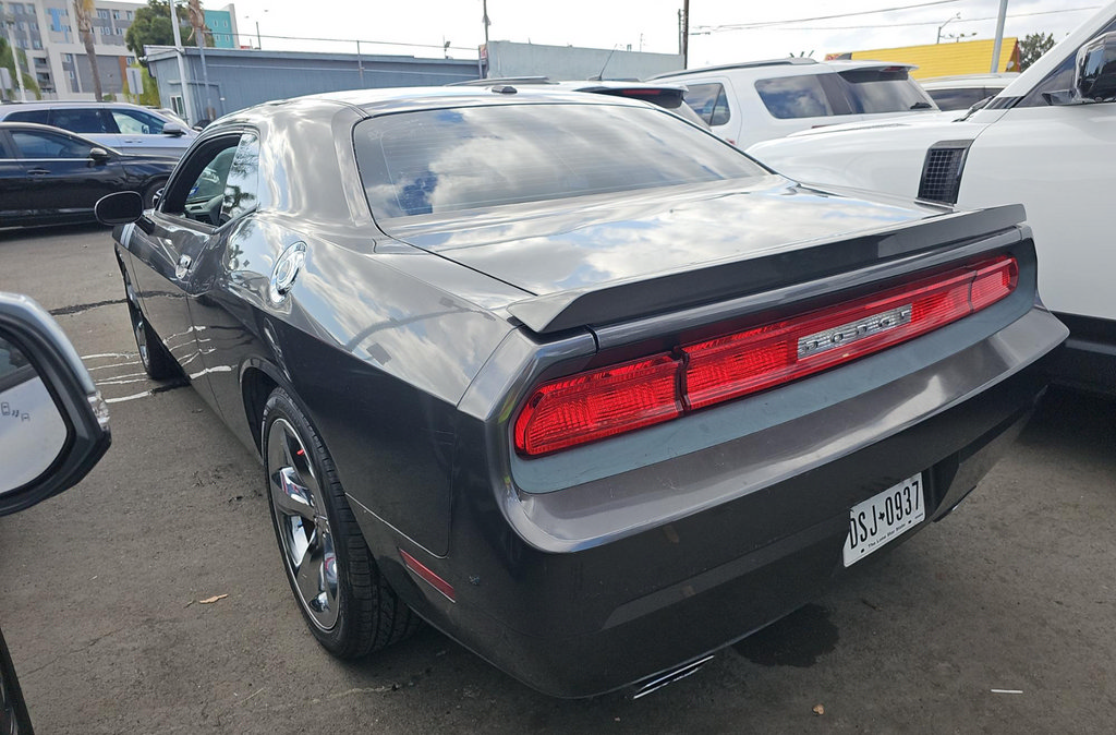 Used 2014 Dodge Challenger R/T w/ Sound Group II RWD image 4