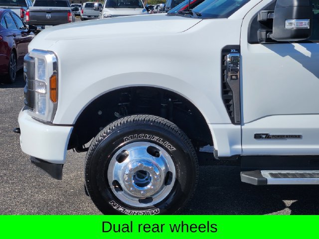 Used 2023 Ford F350 4x4 Crew Cab DRW Super Duty image 8