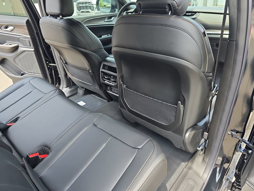 New 2026 Jeep Grand Cherokee Limited AWD/4WD image 12