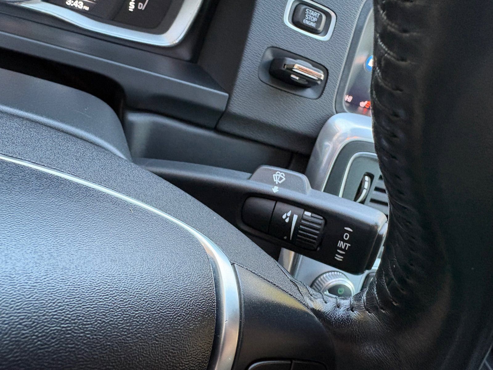 Used 2018 Volvo S60 T5 Dynamic image 35