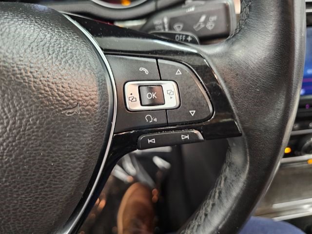 Used 2016 Volkswagen Passat 3.6 SEL Premium image 12