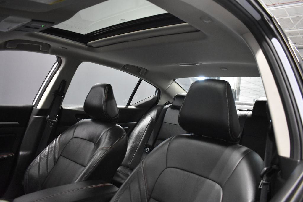 Used 2024 Nissan Altima 2.0 SR image 15