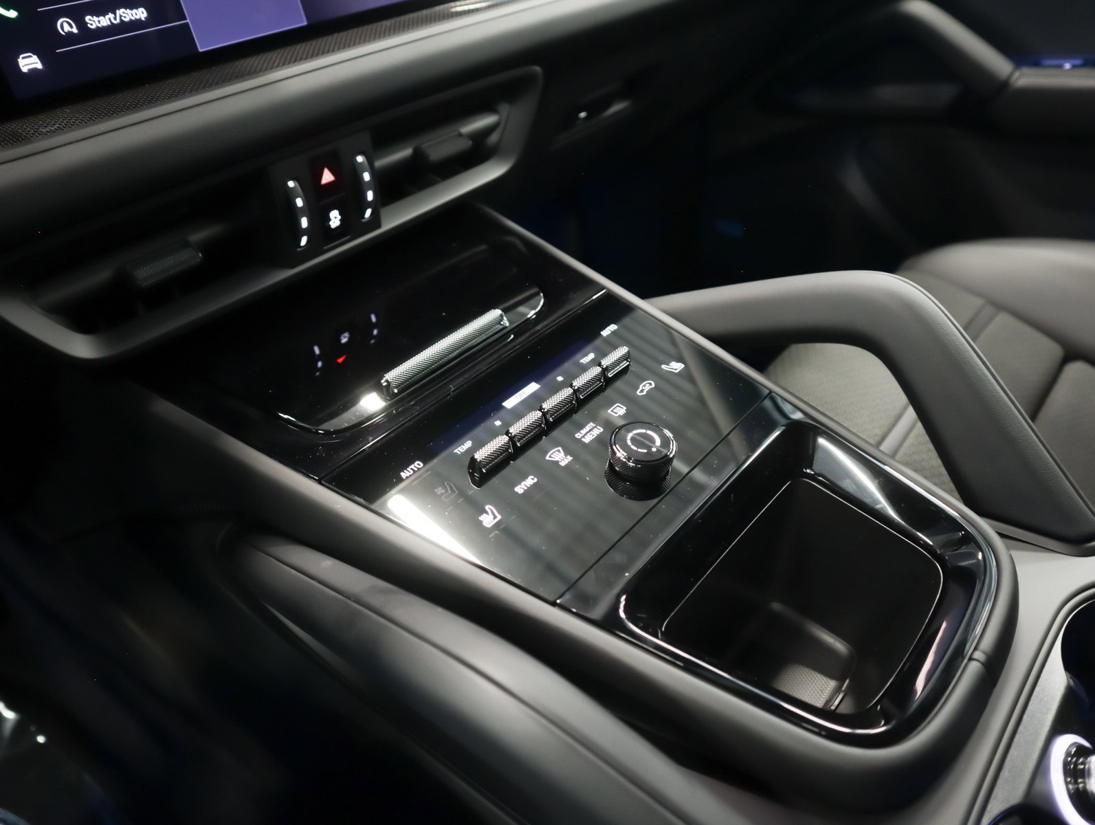 New 2026 Porsche Cayenne GTS image 19