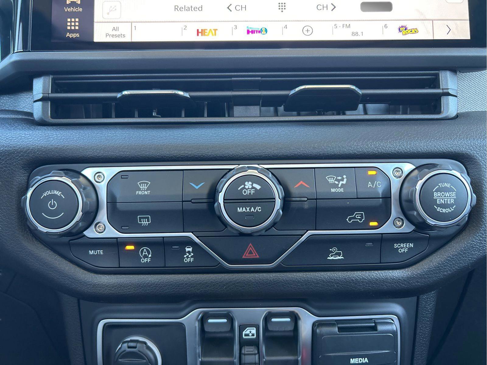 New 2026 Jeep Gladiator Sport image 29