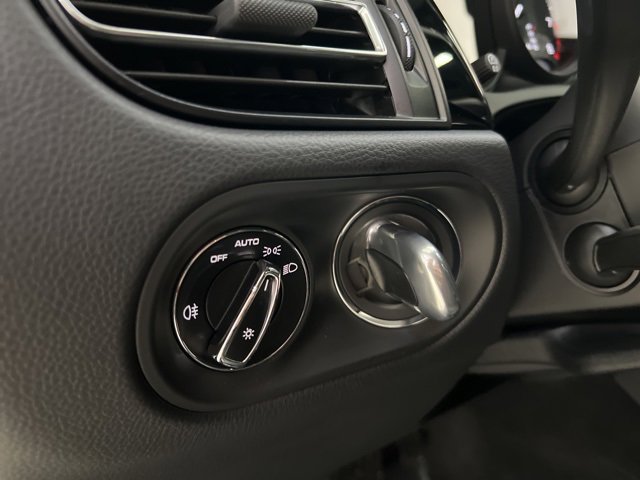Used 2025 Porsche Macan T image 17