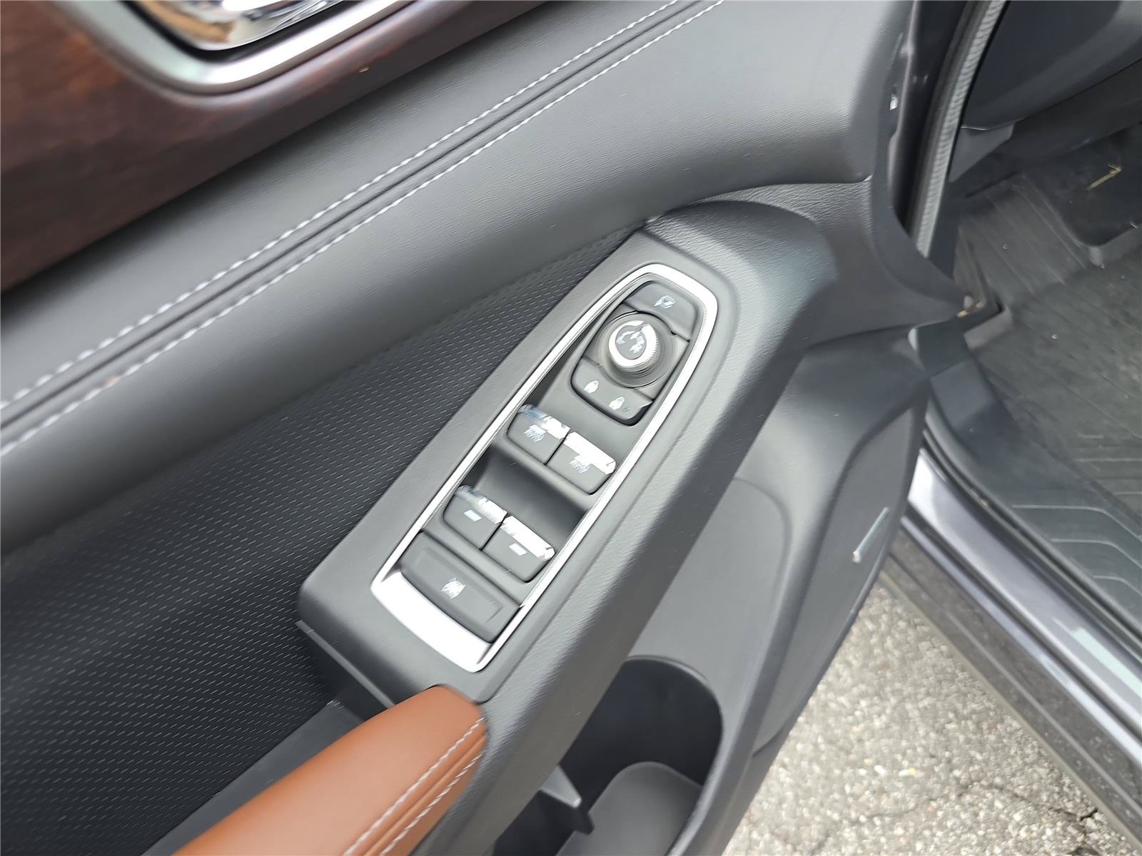 Used 2024 Subaru Ascent Touring AWD/4WD image 19