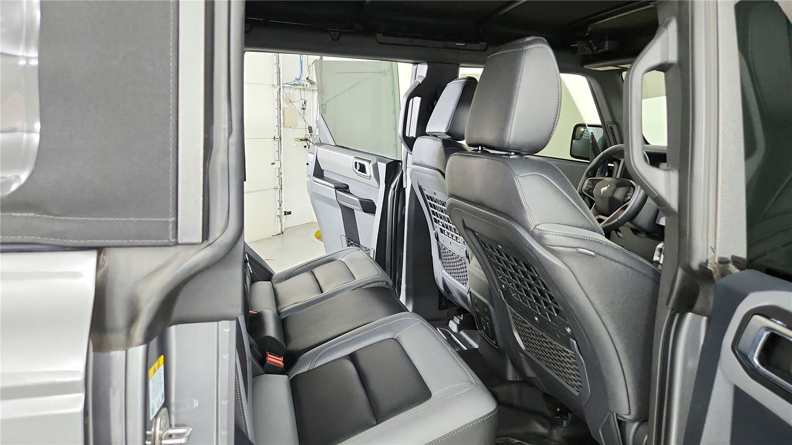Used 2024 Ford Bronco Black Diamond AWD/4WD image 25