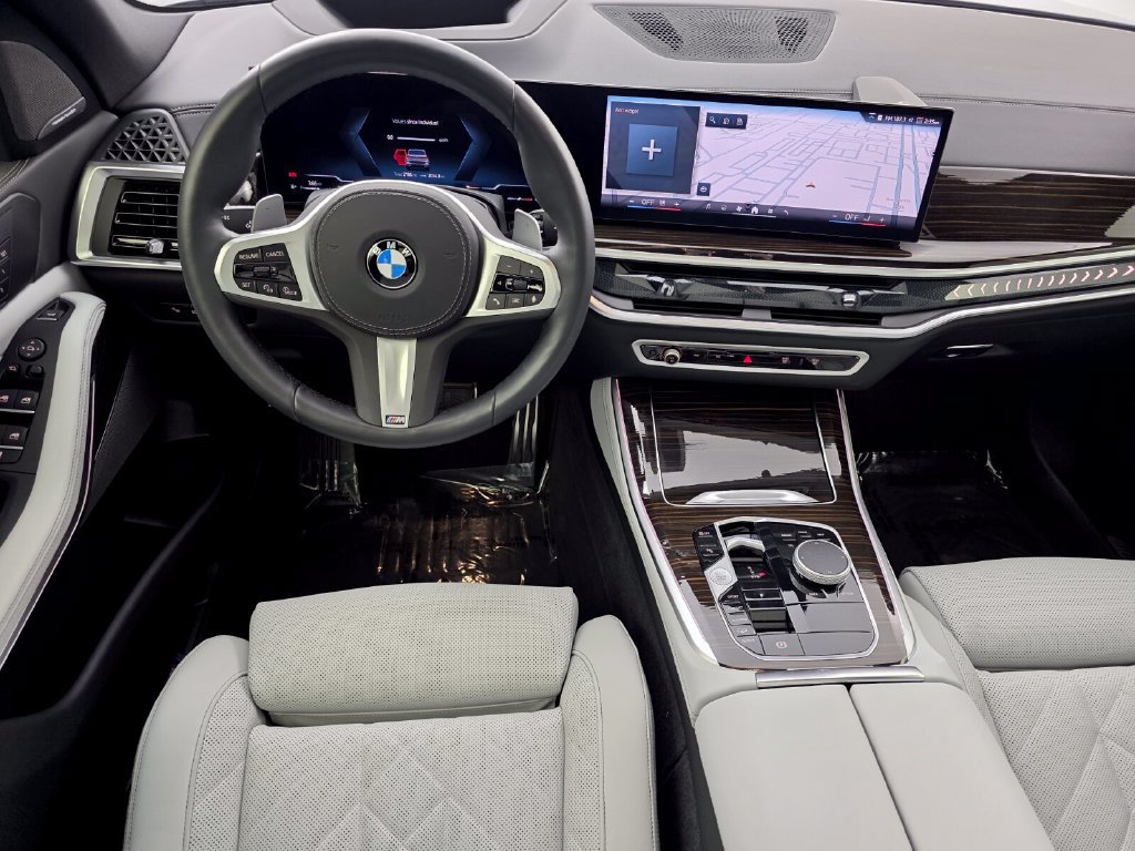 Used 2026 BMW X5 xDrive40i w/ M Sport Package AWD/4WD image 13