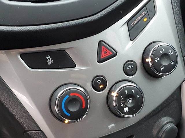 Used 2016 Chevrolet Trax LT w/ LT Convenience Package FWD image 16