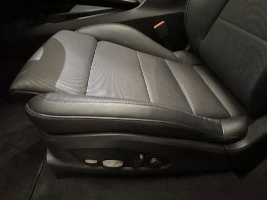 Used 2025 Porsche Macan 4S Electric image 10