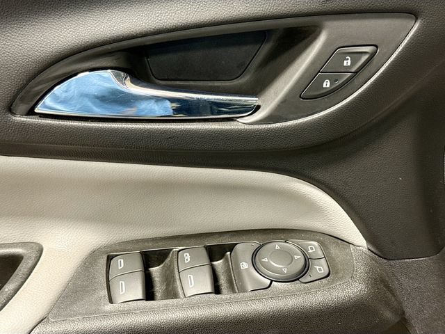 Used 2018 Chevrolet Equinox LS FWD image 15