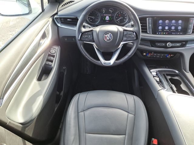 Used 2023 Buick Enclave Essence image 8