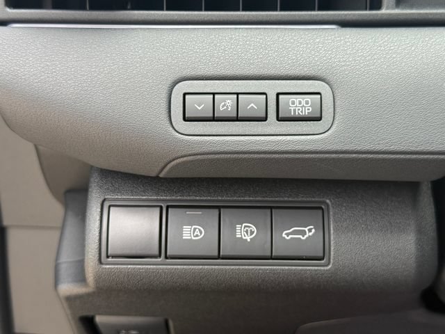Used 2026 Toyota bZ FWD image 21