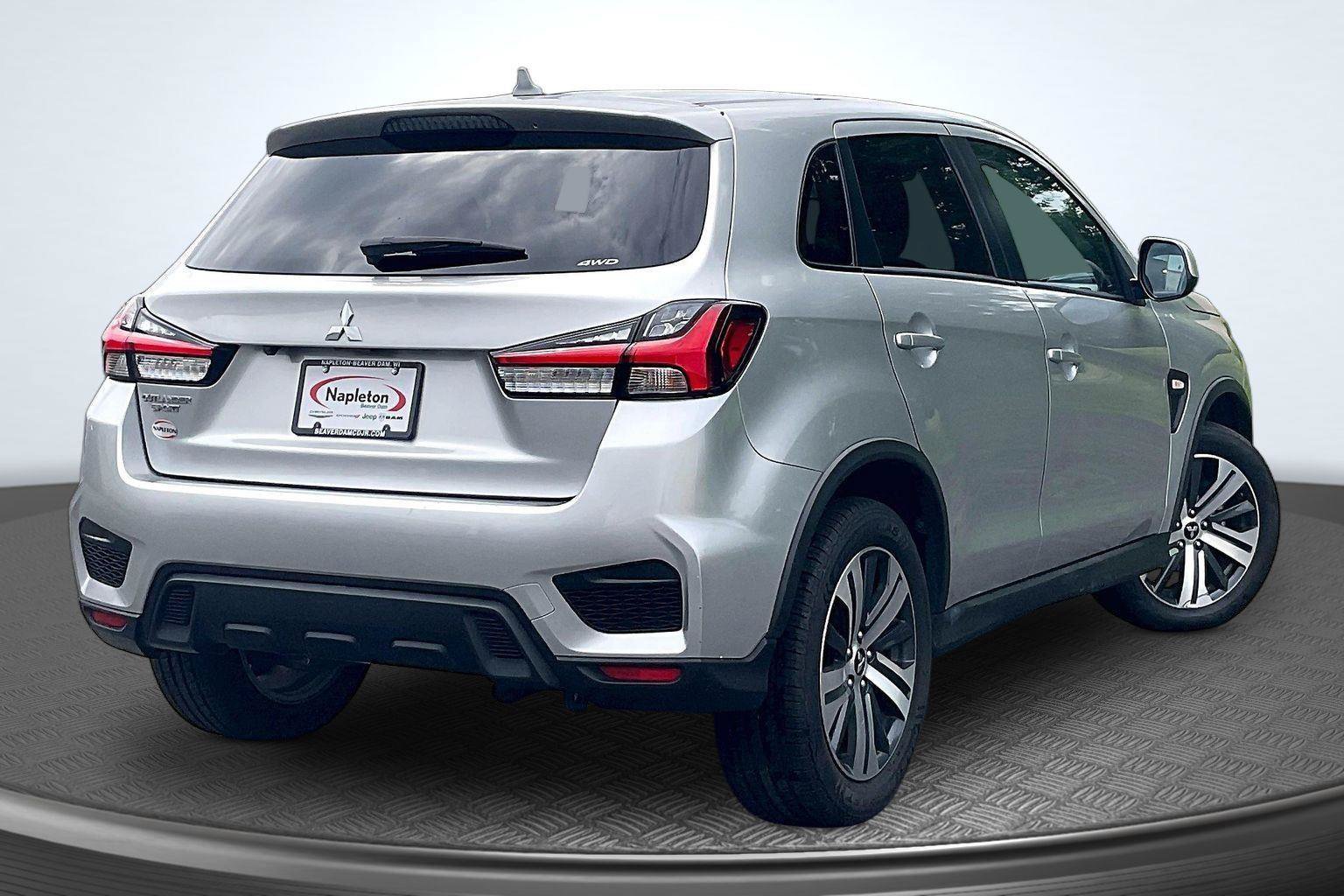 Used 2024 Mitsubishi Outlander Sport SE AWD/4WD image 2