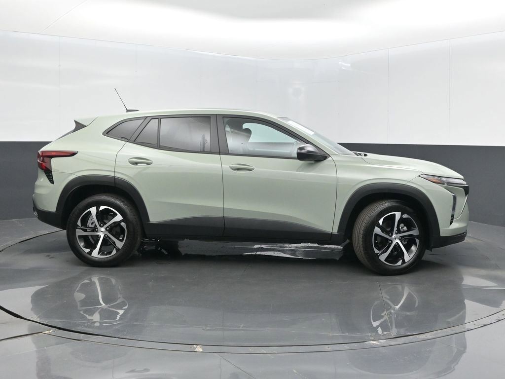 Used 2024 Chevrolet Trax RS w/ Driver Confidence Package image 8