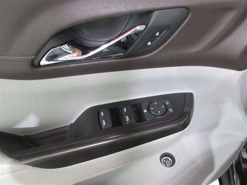 Used 2023 GMC Acadia SLT AWD/4WD image 13