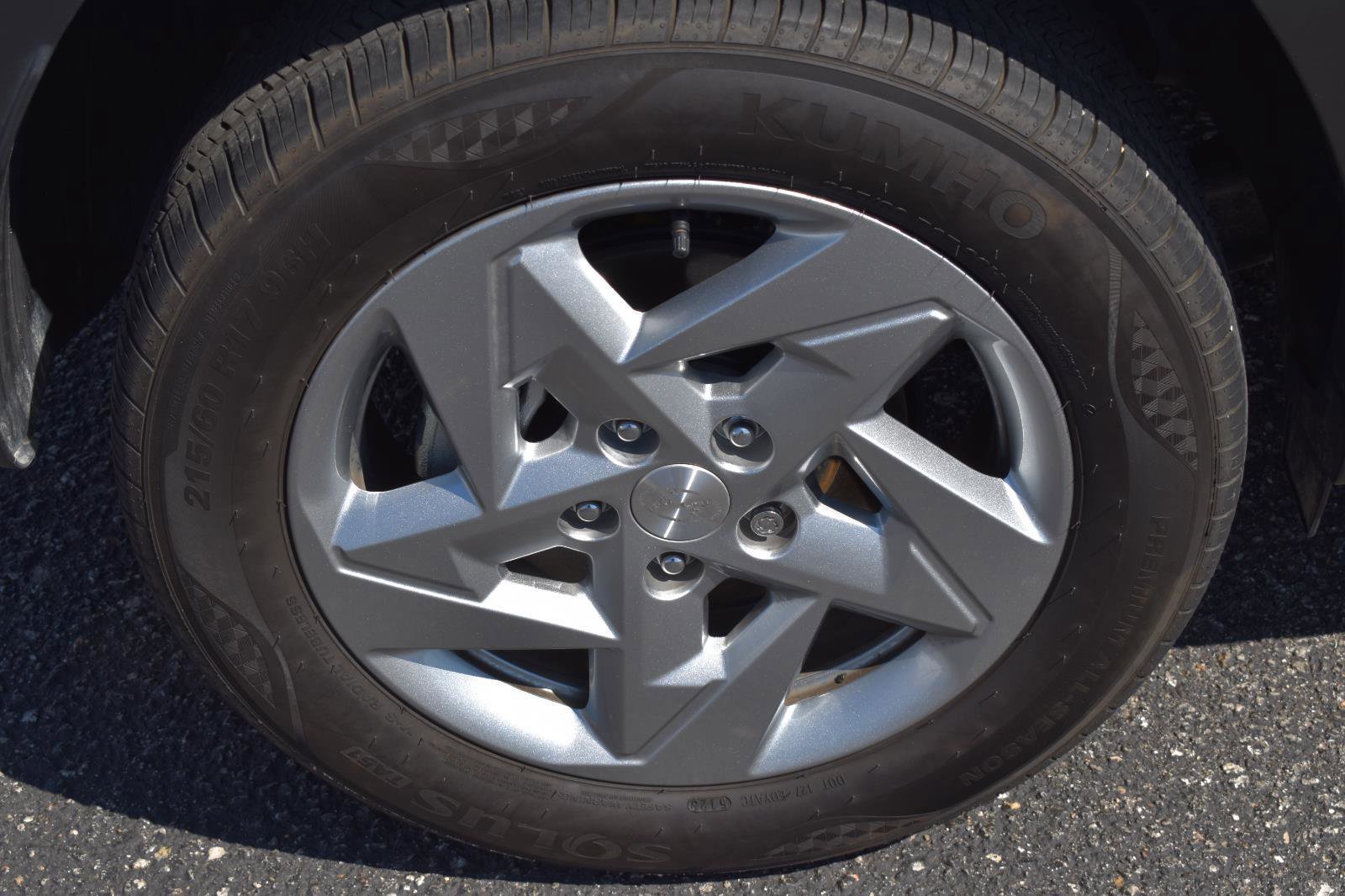 Used 2024 Hyundai Kona SE image 12