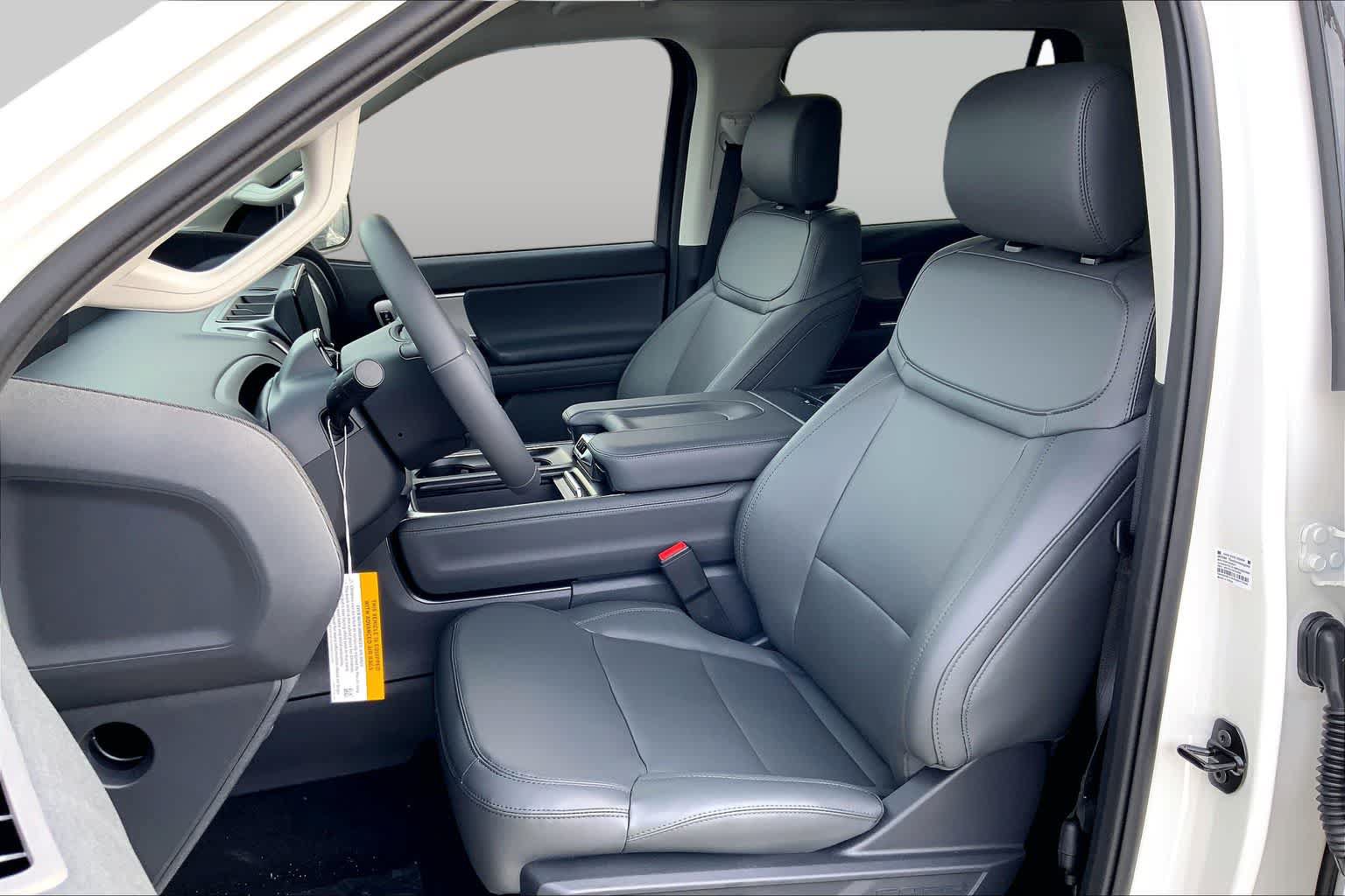 Used 2026 Ford Expedition Active RWD image 7