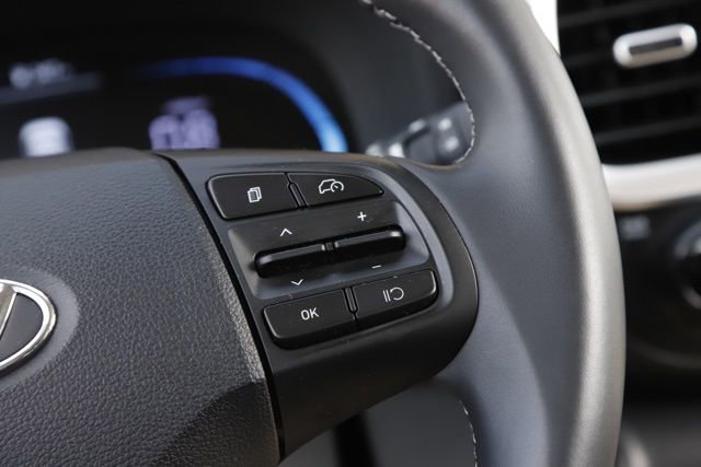 Certified 2026 Hyundai Venue SEL FWD image 20