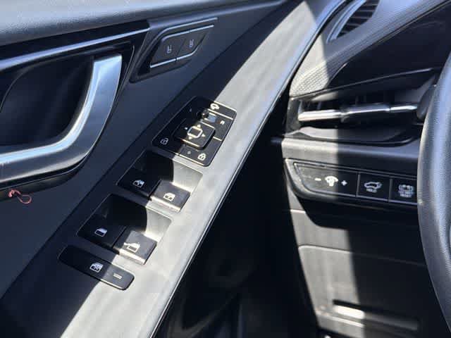 Used 2023 Kia Niro SX image 14