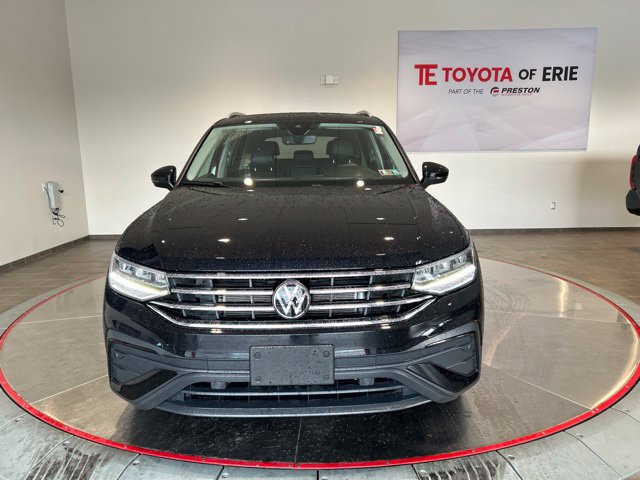 Used 2024 Volkswagen Tiguan SE AWD/4WD image 2
