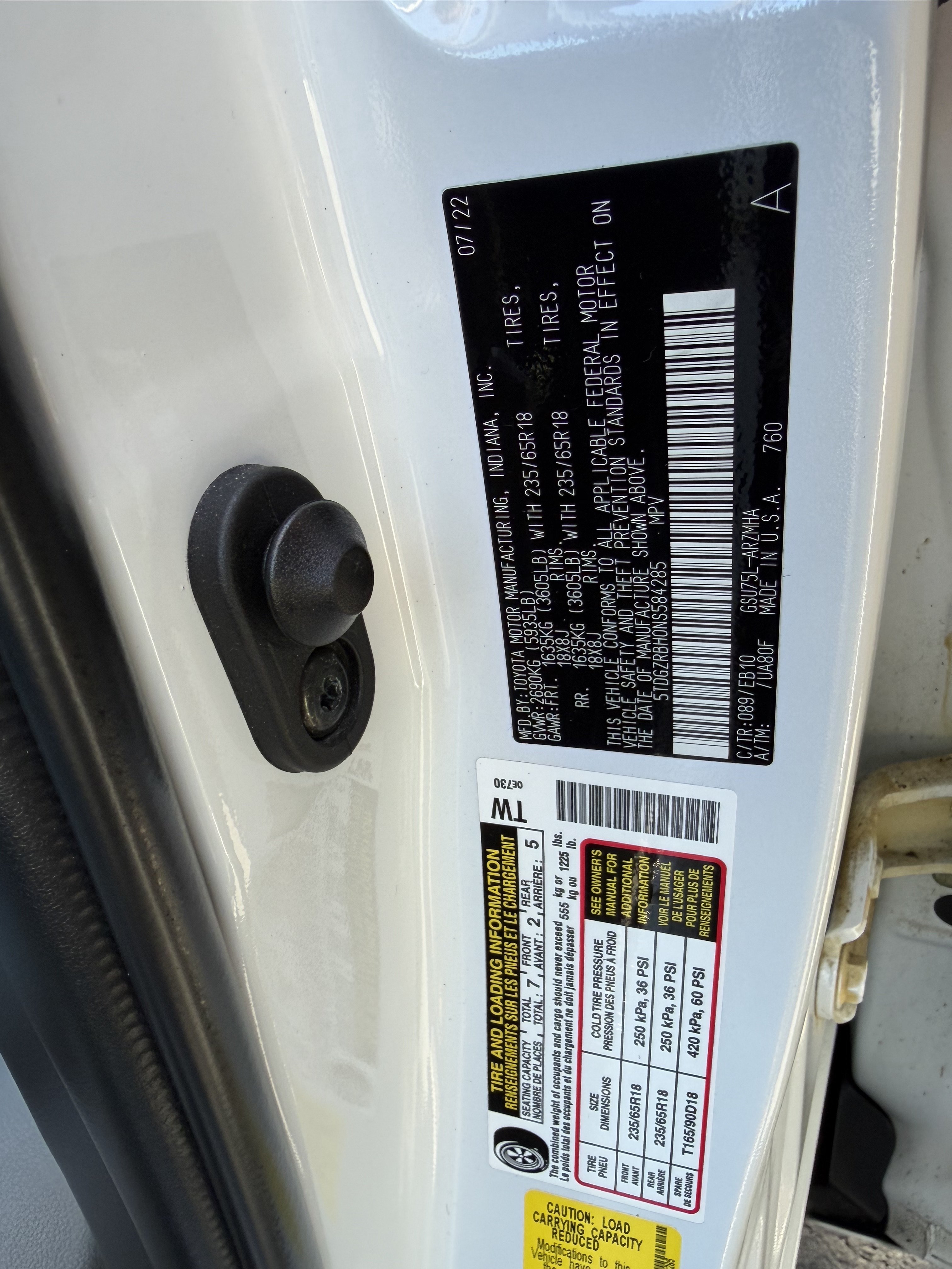 Used 2022 Toyota Highlander XLE AWD/4WD image 29