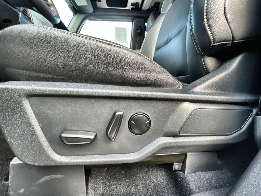 New 2025 Ford Bronco Badlands image 14