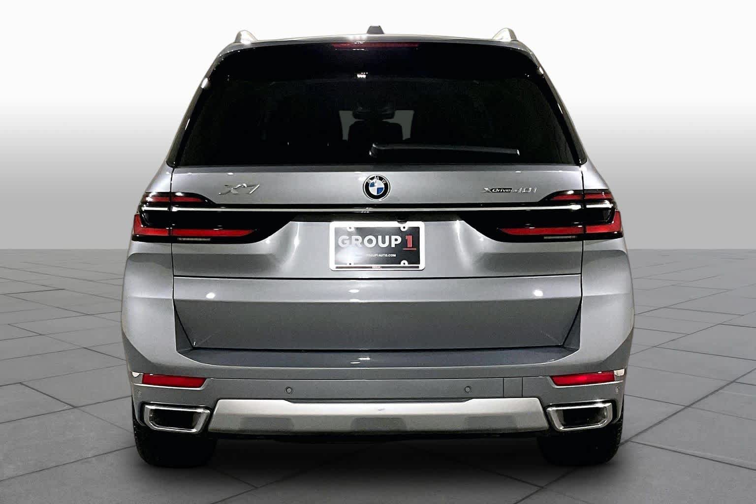 Used 2026 BMW X7 xDrive40i w/ Premium Package AWD/4WD image 4