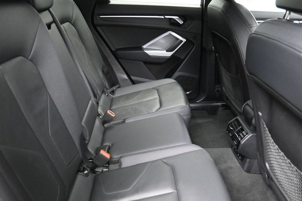 Used 2025 Audi Q3 2.0T Premium AWD/4WD image 17