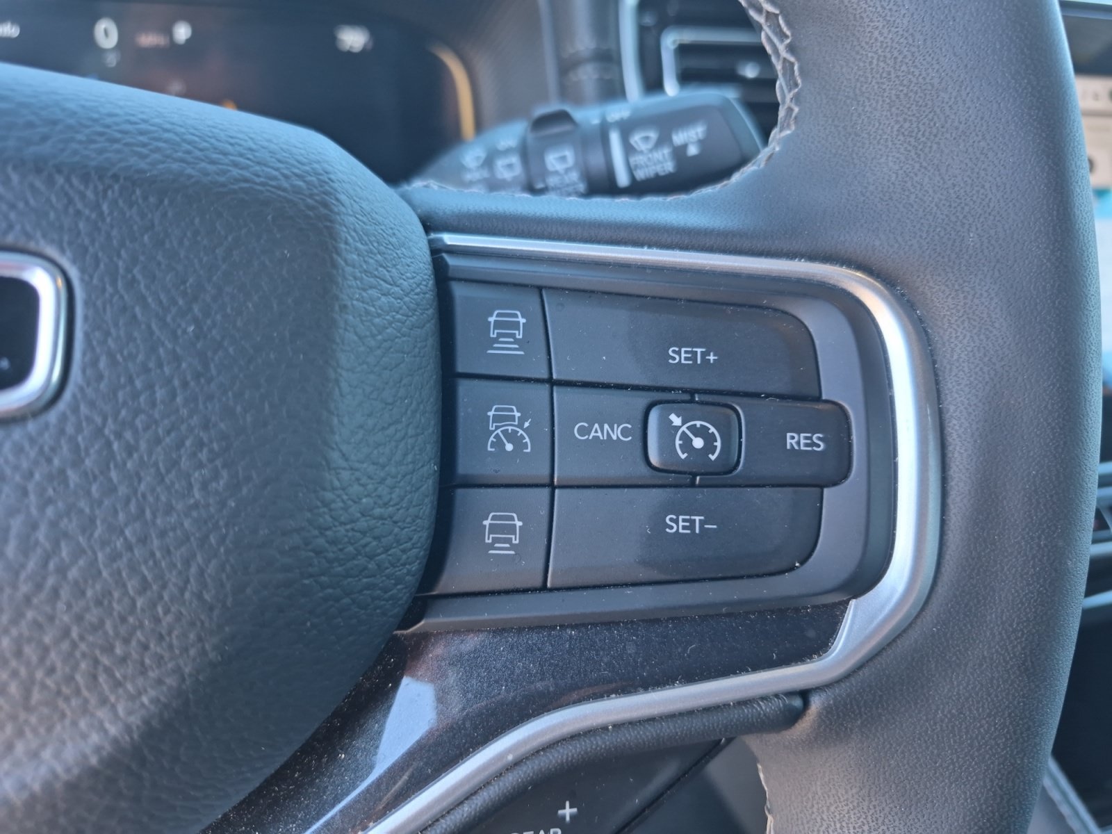 Used 2024 Jeep Wagoneer 4WD w/ Convenience Group I image 28