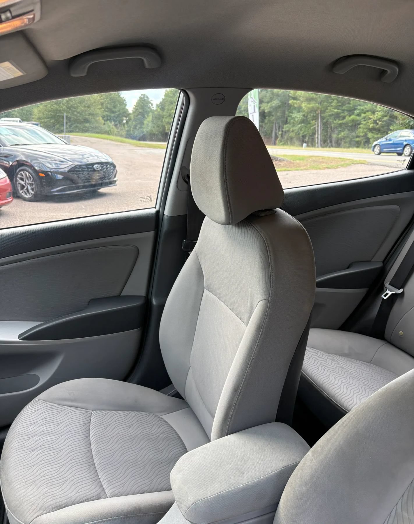 Used 2014 Hyundai Accent GLS w/ Option Group 2 FWD image 10
