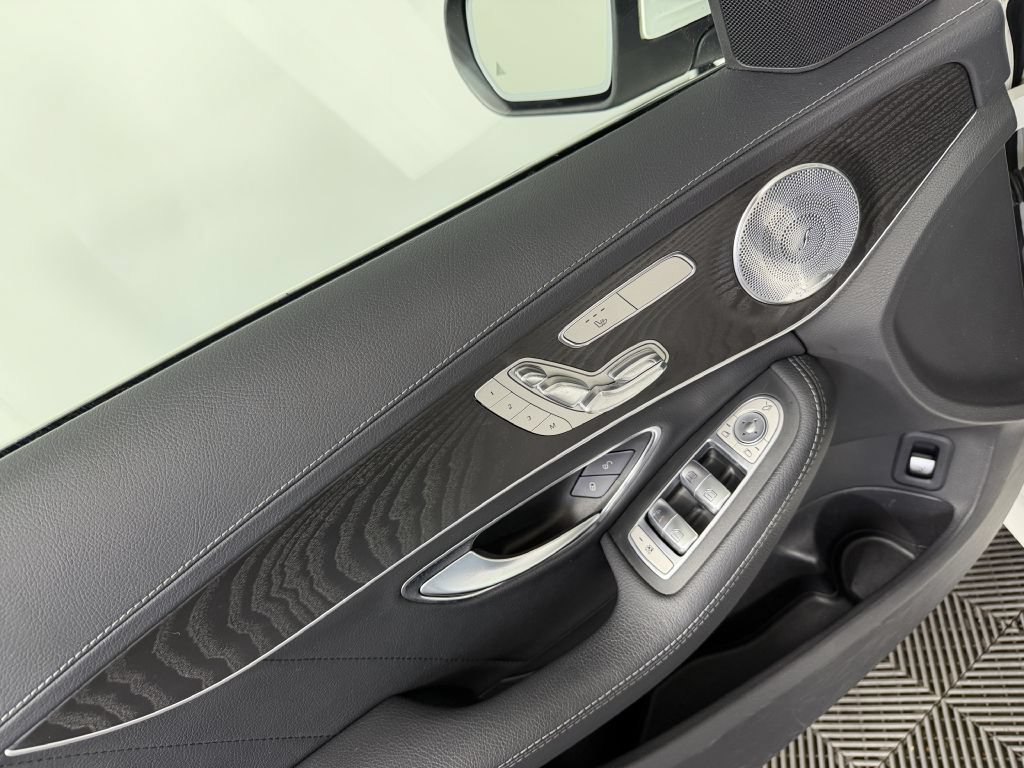 Used 2015 Mercedes-Benz C 300 4MATIC Sedan image 38
