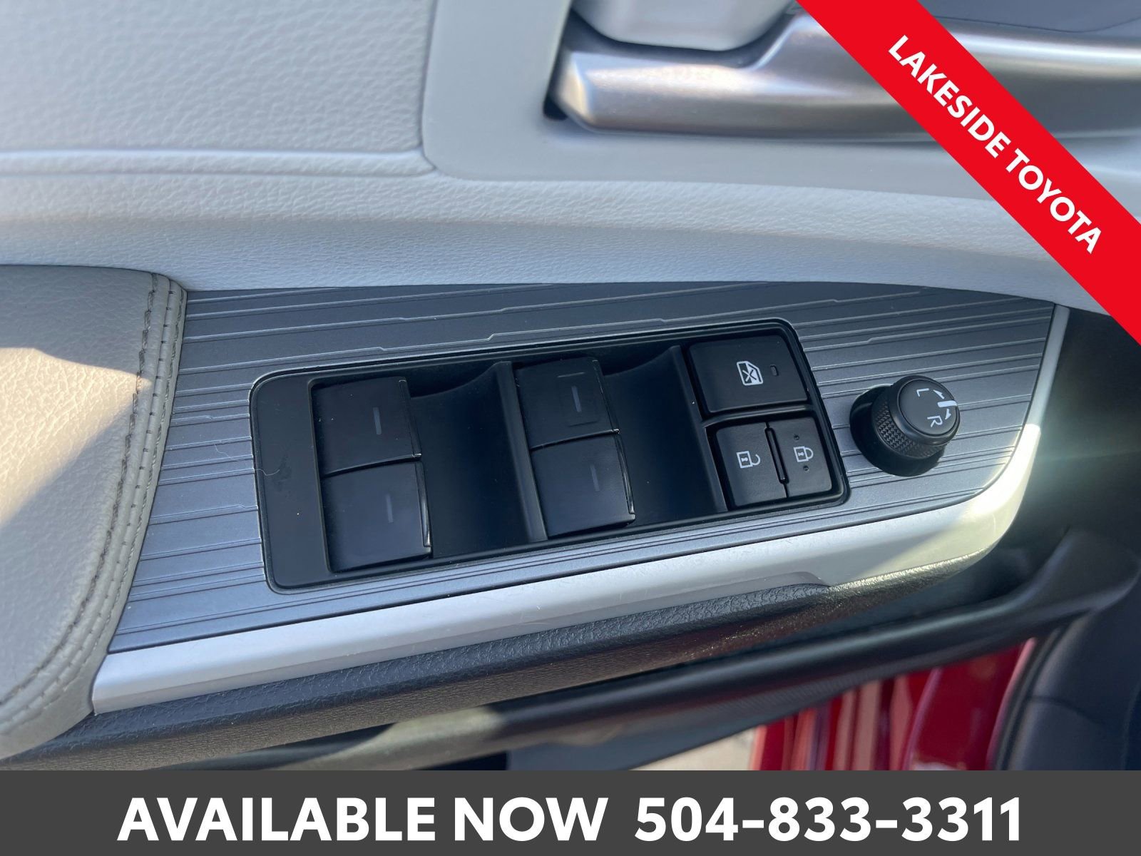 Used 2025 Toyota Sienna XLE image 26