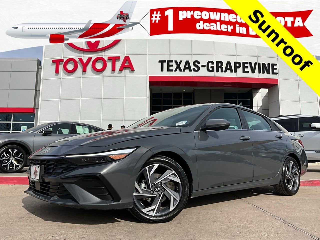 Used 2025 Hyundai Elantra SEL image 1