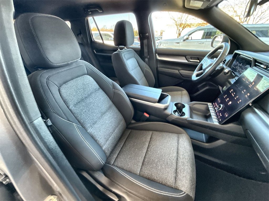 Used 2025 GMC Terrain Elevation image 25