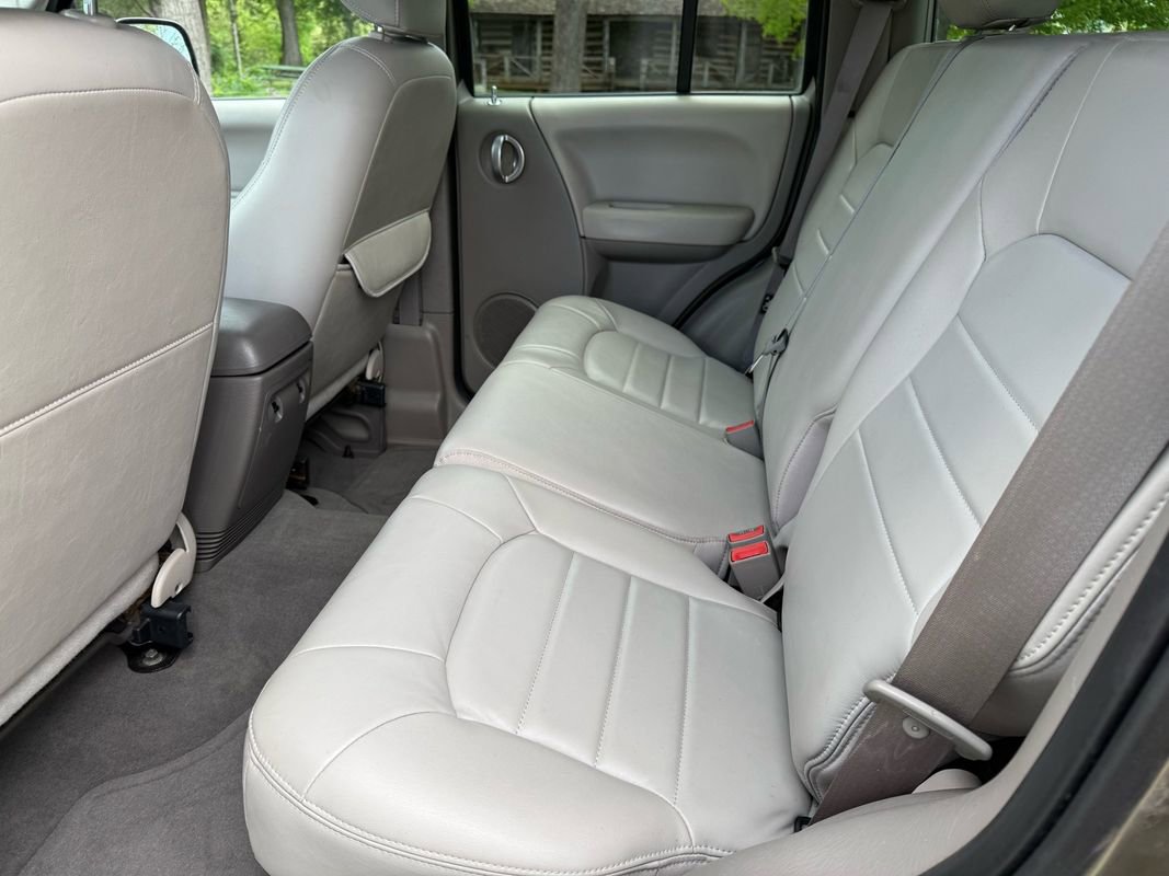 Used 2003 Jeep Liberty Renegade image 34