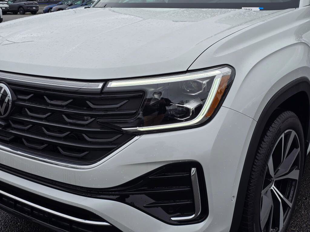 New 2026 Volkswagen Atlas Cross Sport SEL Premium R-Line image 10
