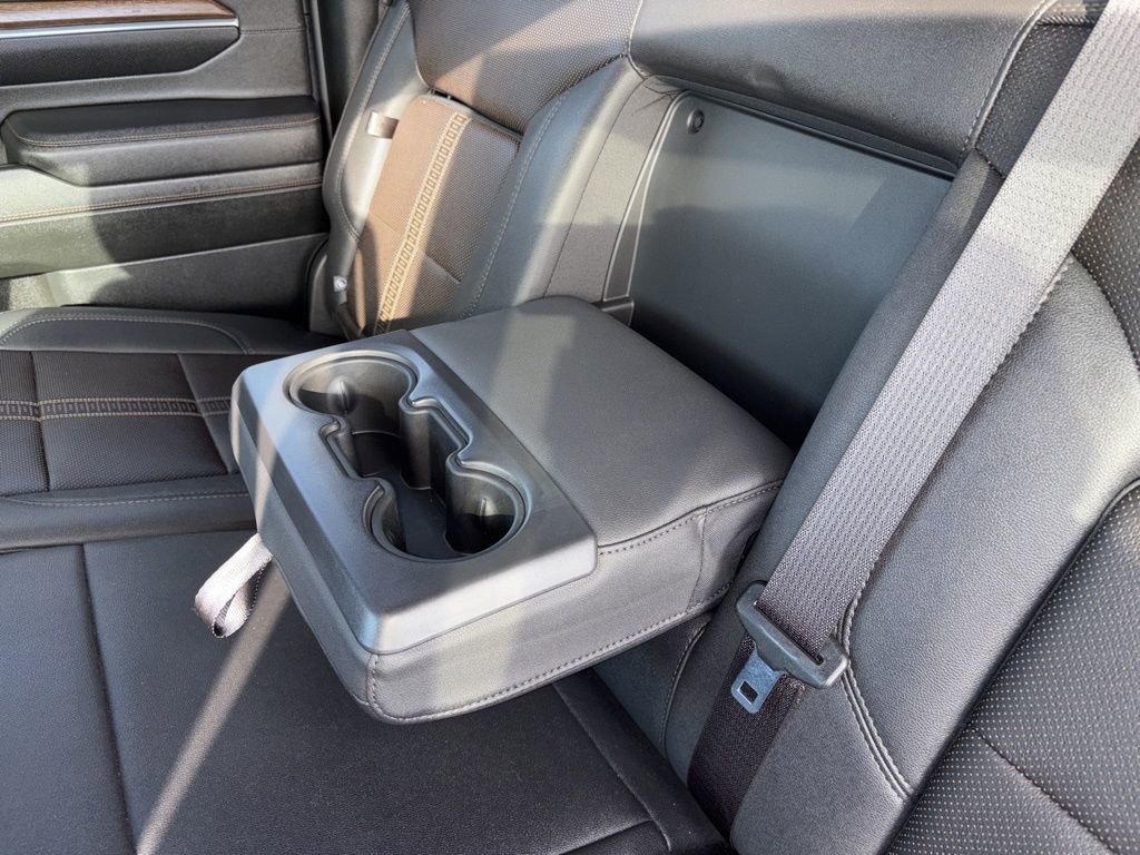 Used 2024 Chevrolet Silverado 2500 High Country w/ High Country Premium Package AWD/4WD image 35
